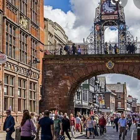 Spacious Duplex 2 Bed Apartment Central Location By Canal - Chester Uk Bagian luar foto