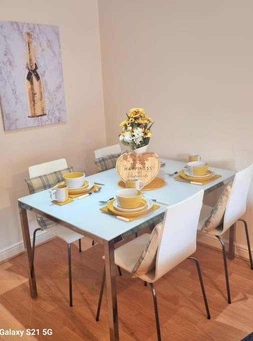Spacious Duplex 2 Bed Apartment Central Location By Canal - Chester Uk Bagian luar foto